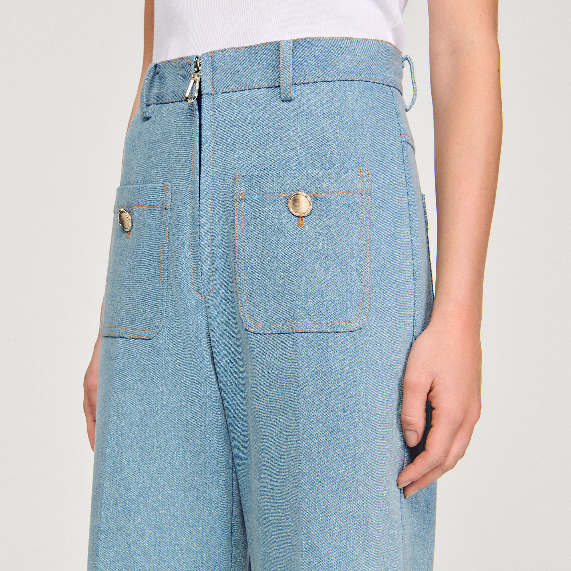 Jeans a vita alta con gamba larga sbiadita