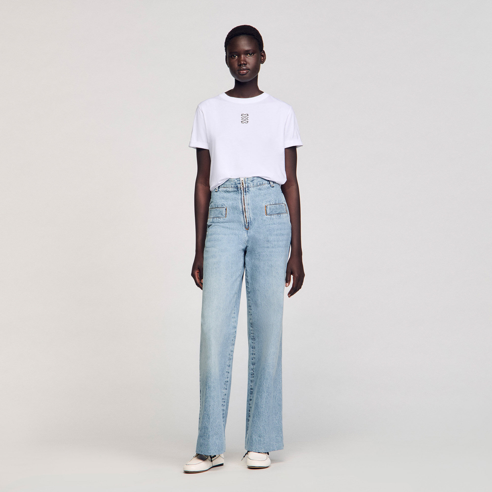 T-shirt in cotone con ricamo