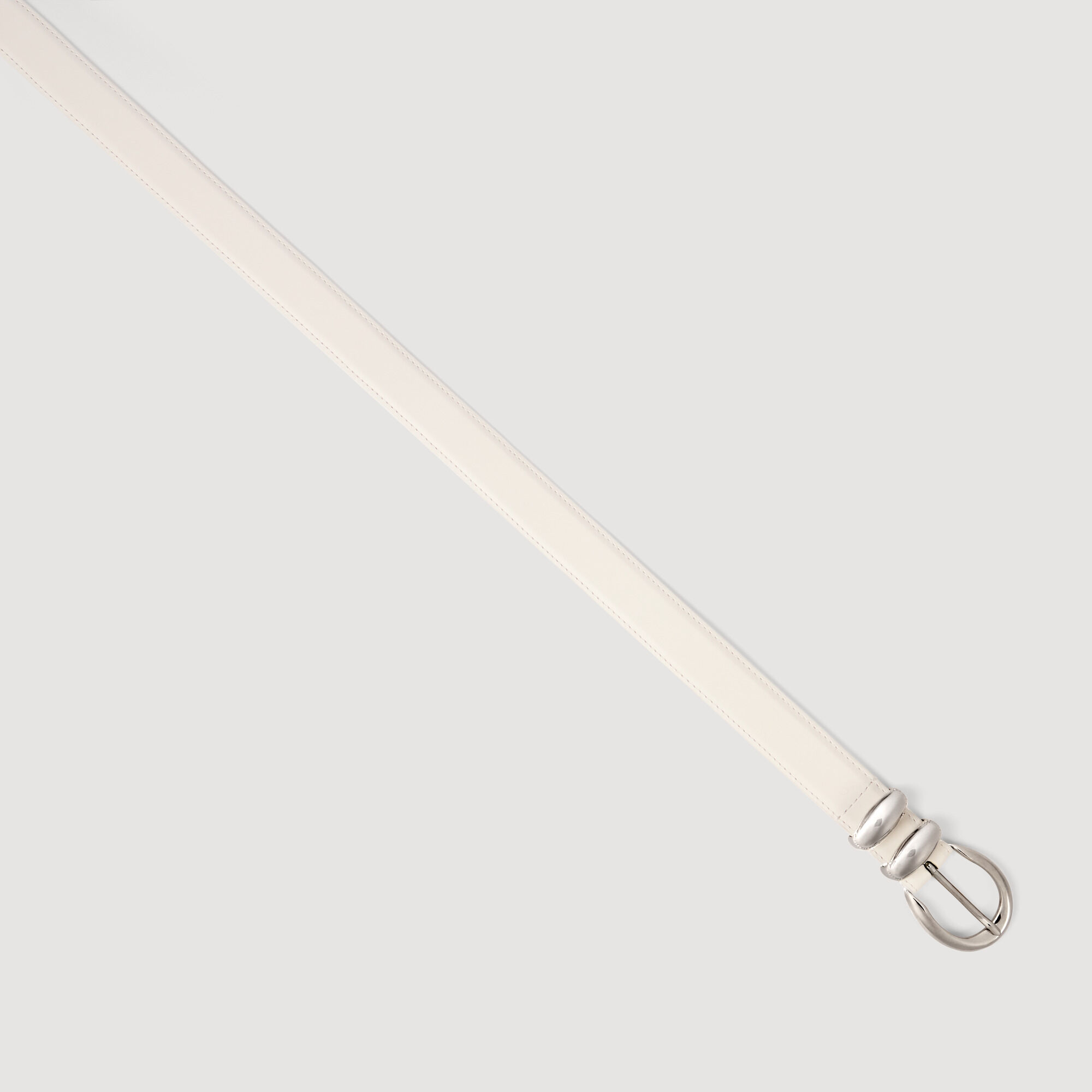 Cintura in pelle con fibbia in metallo