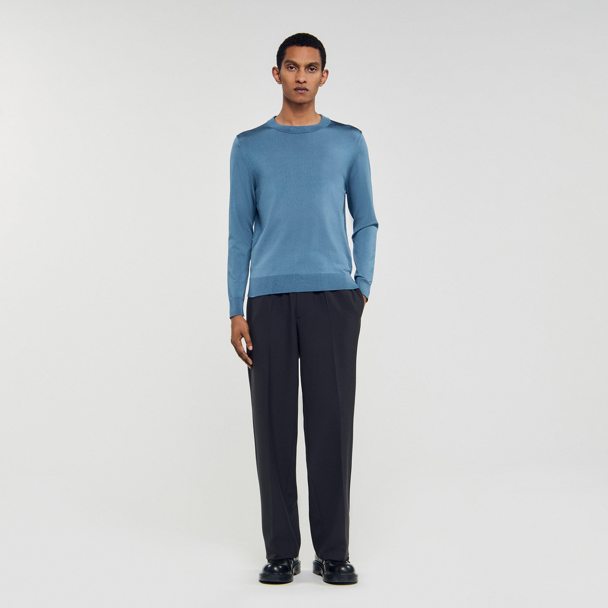Maglione lavorato finemente