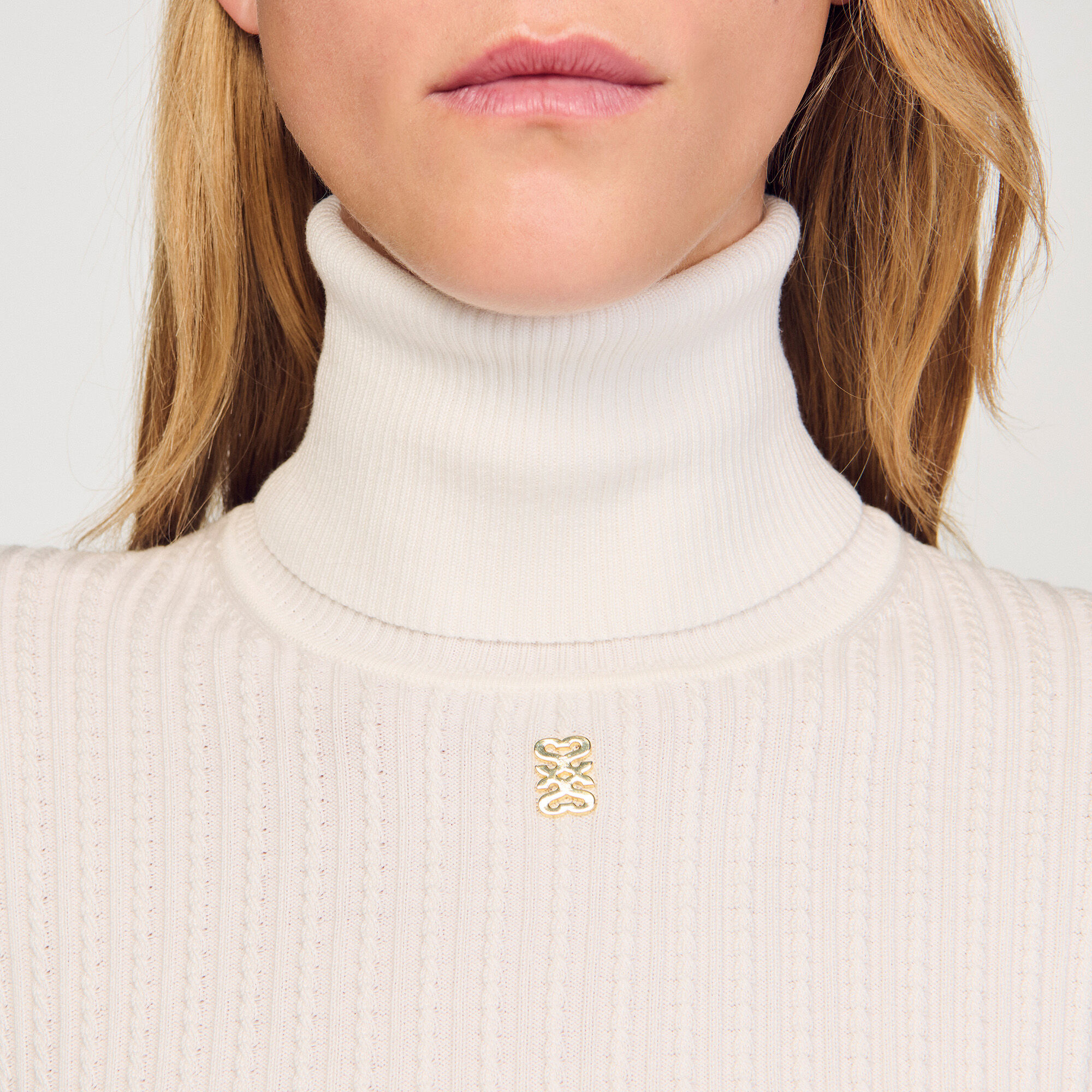 Pullover con collo alto a maglia a coste
