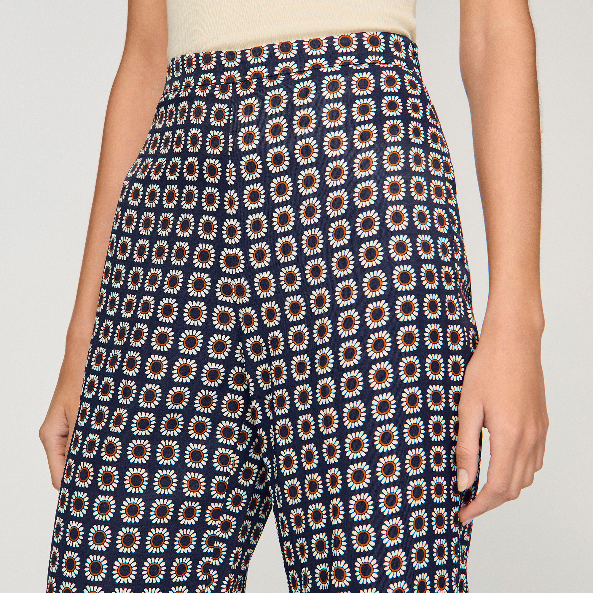 Pantaloni larghi con stampa floreale