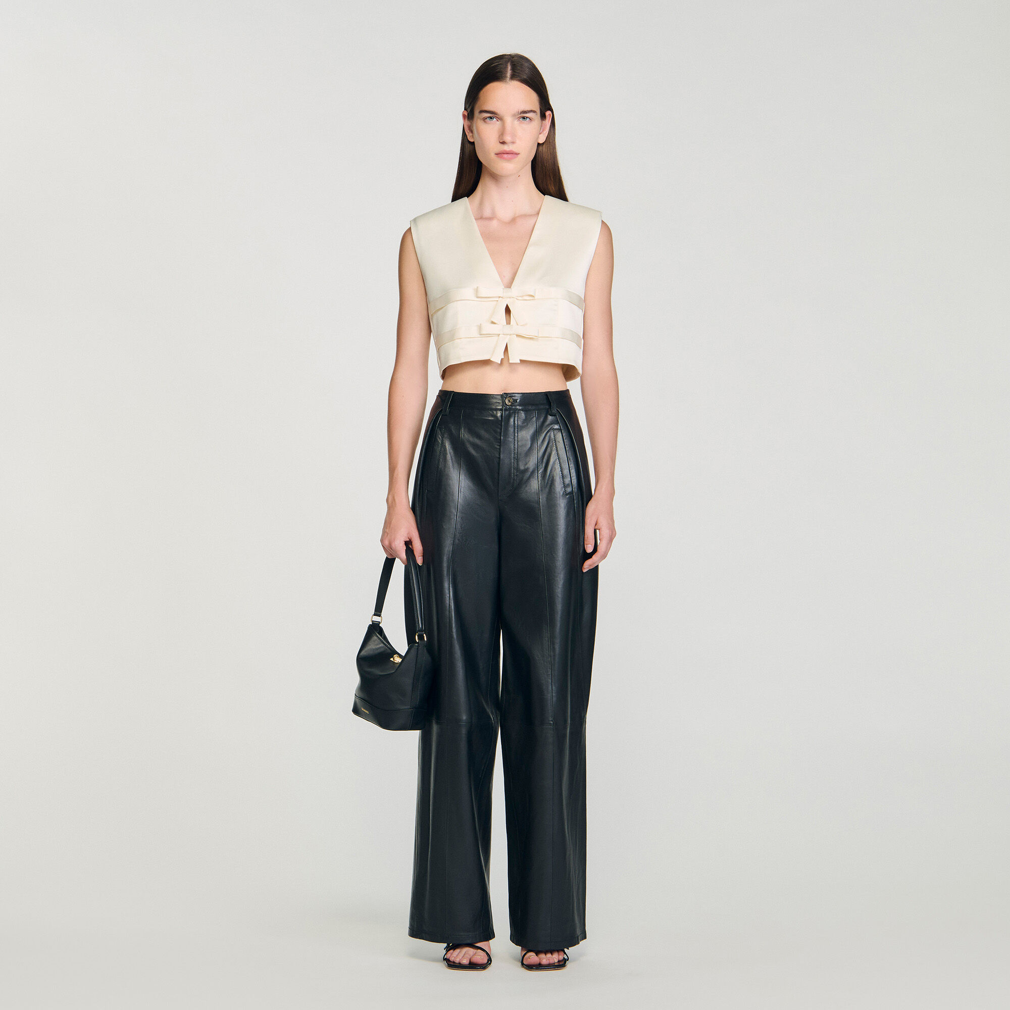 Top corto in satin senza maniche