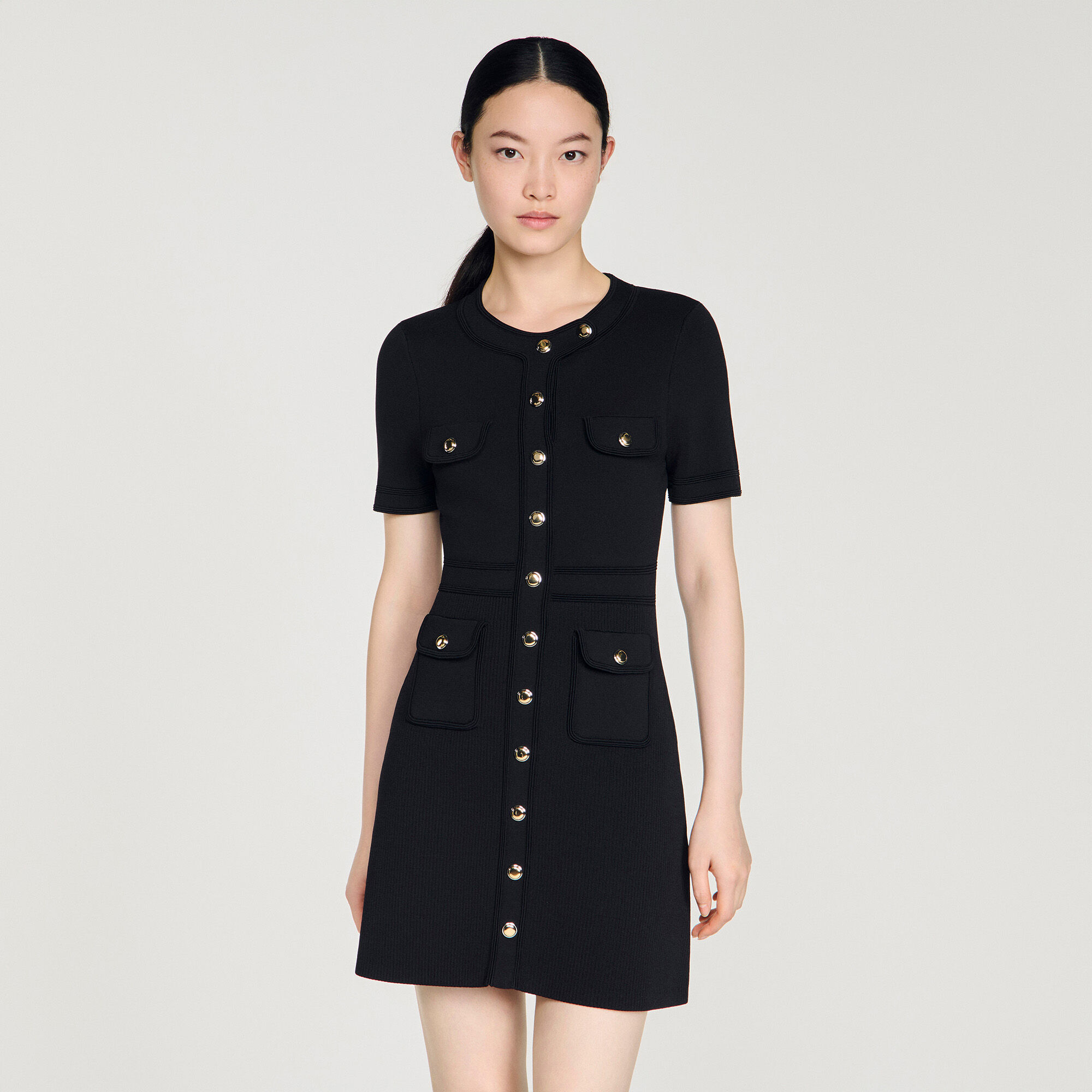 Mini vestito a maglia con bottoni