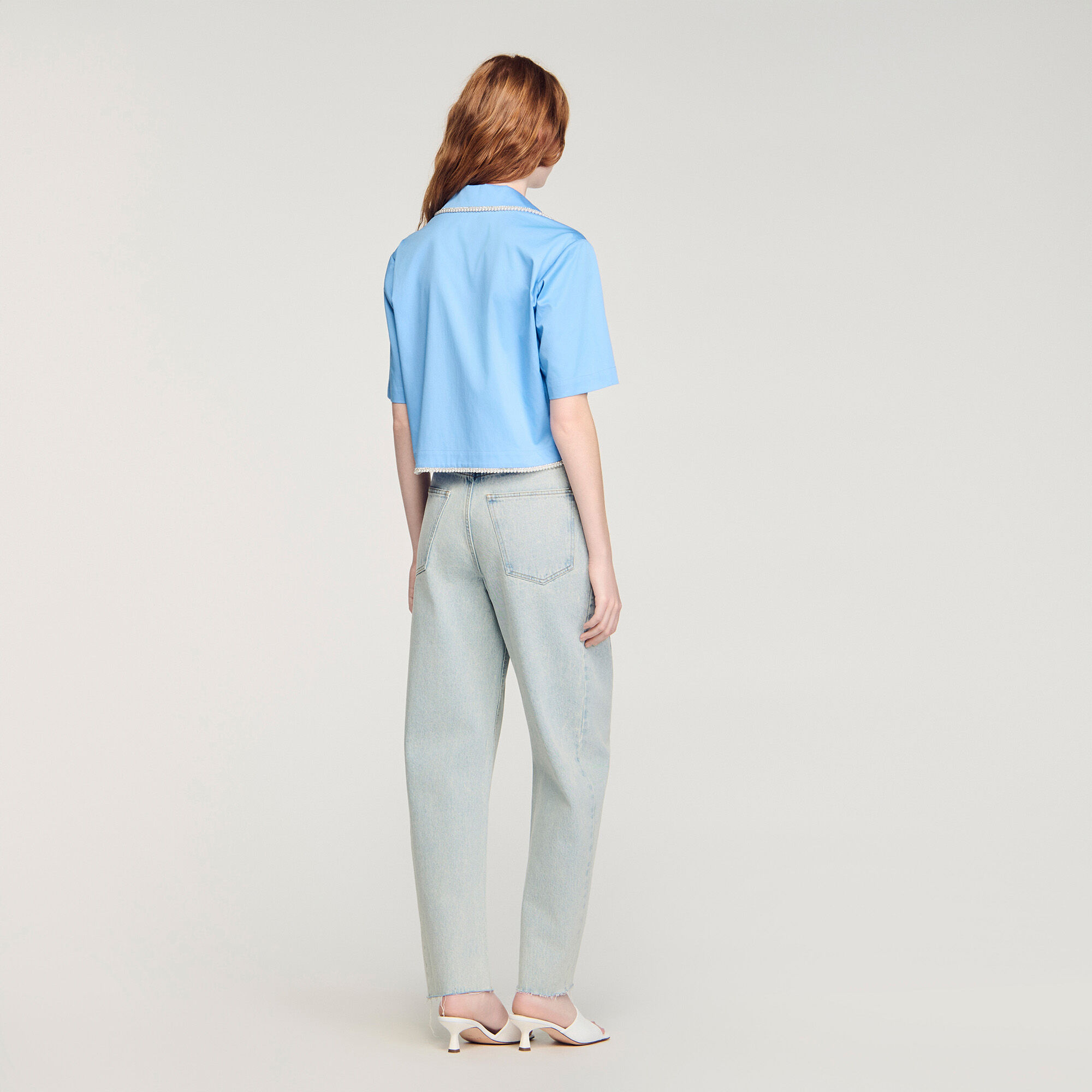 Camicia in cotone con bordi decorati con perline