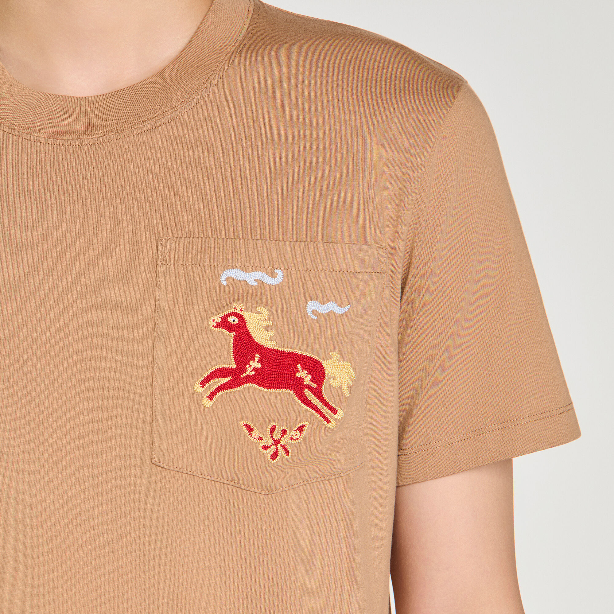 T-shirt in cotone con cavallo ricamato