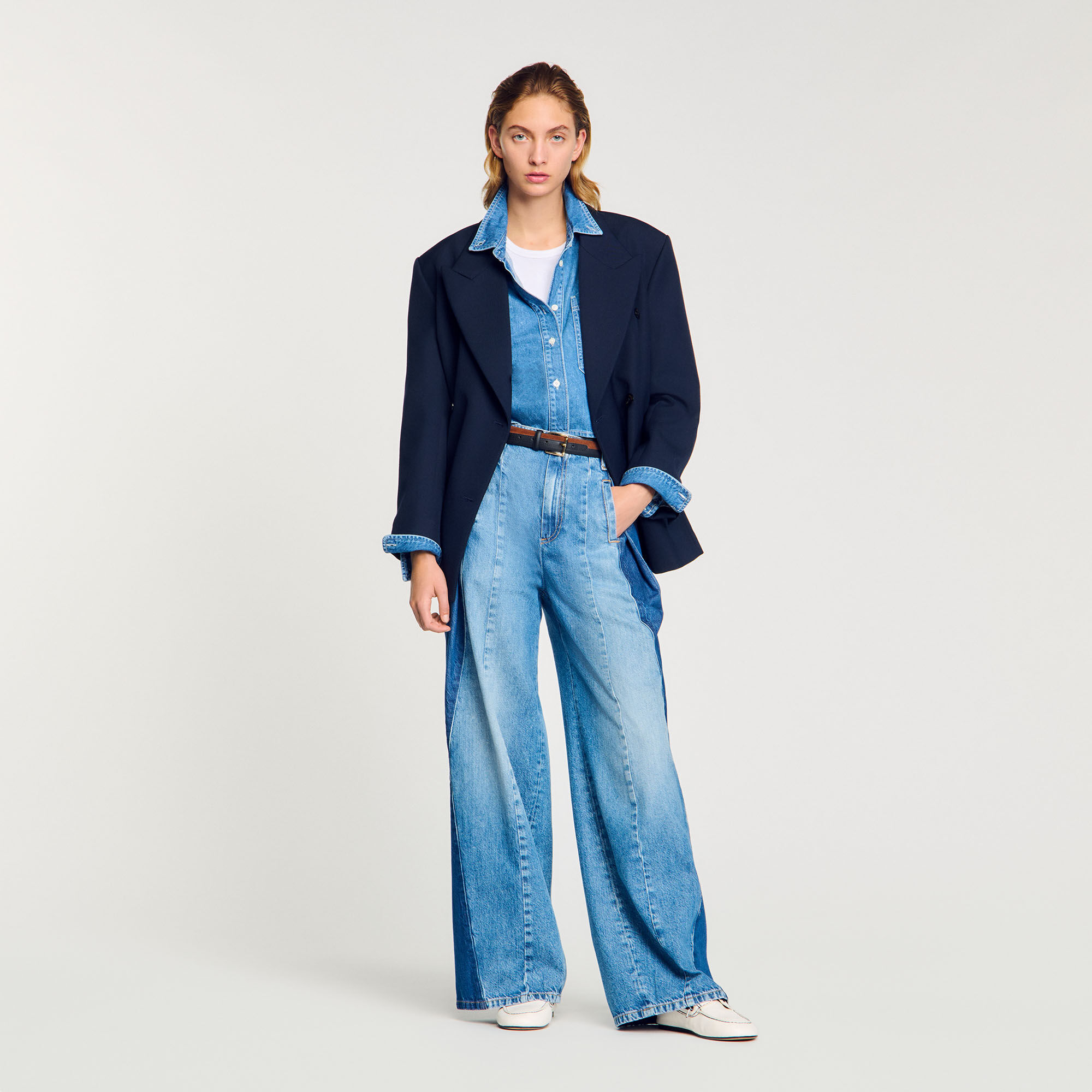 Jeans con pannelli contrastanti