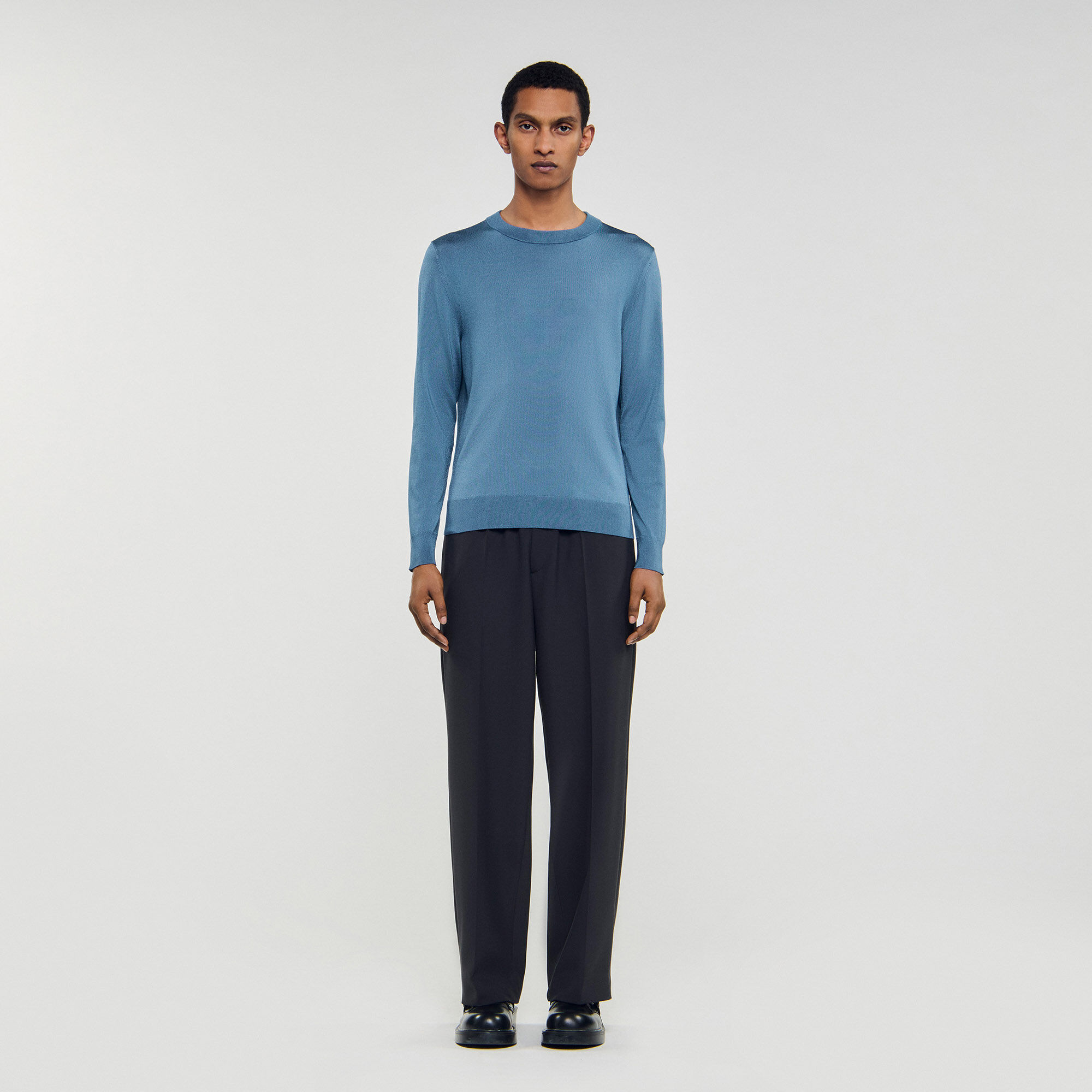 Maglione lavorato finemente
