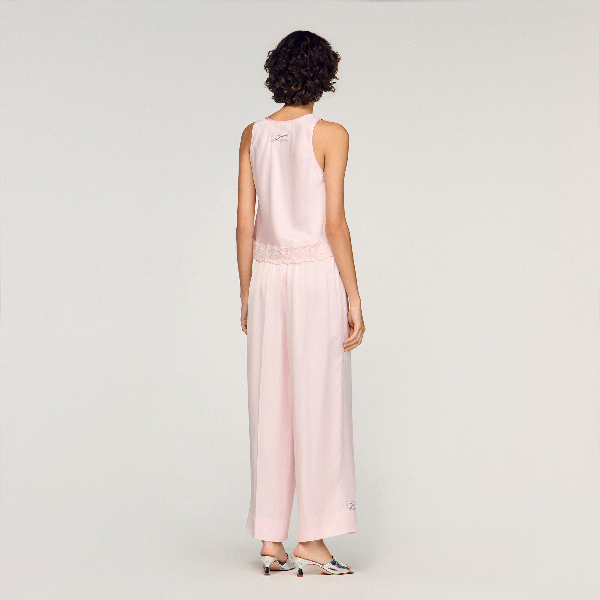 Top in raso con merletto