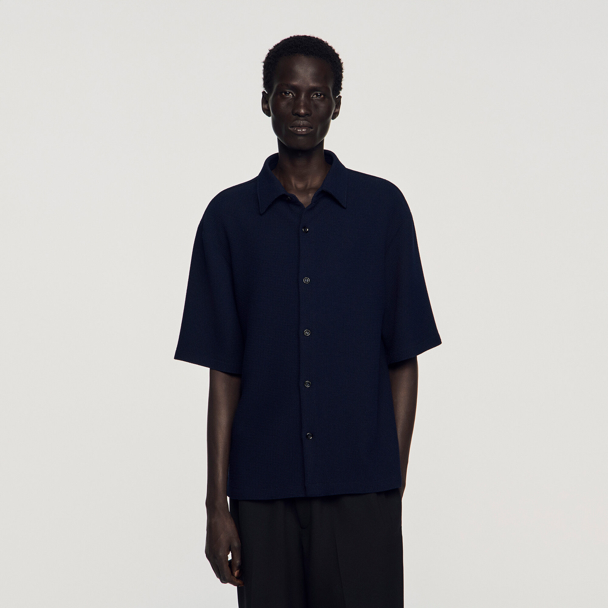 Camicia con colletto a squalo in tessuto