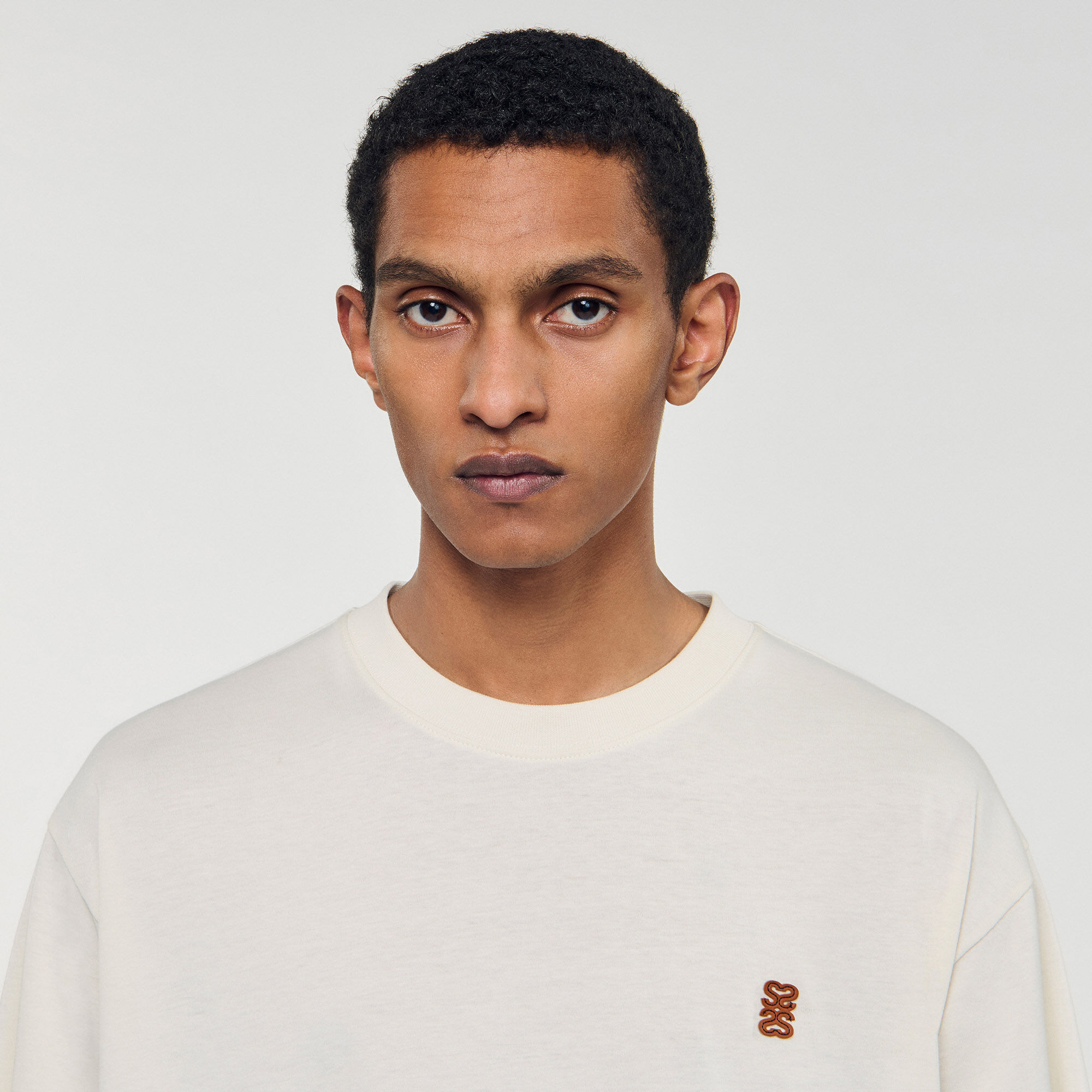 T-shirt in pelle con logo