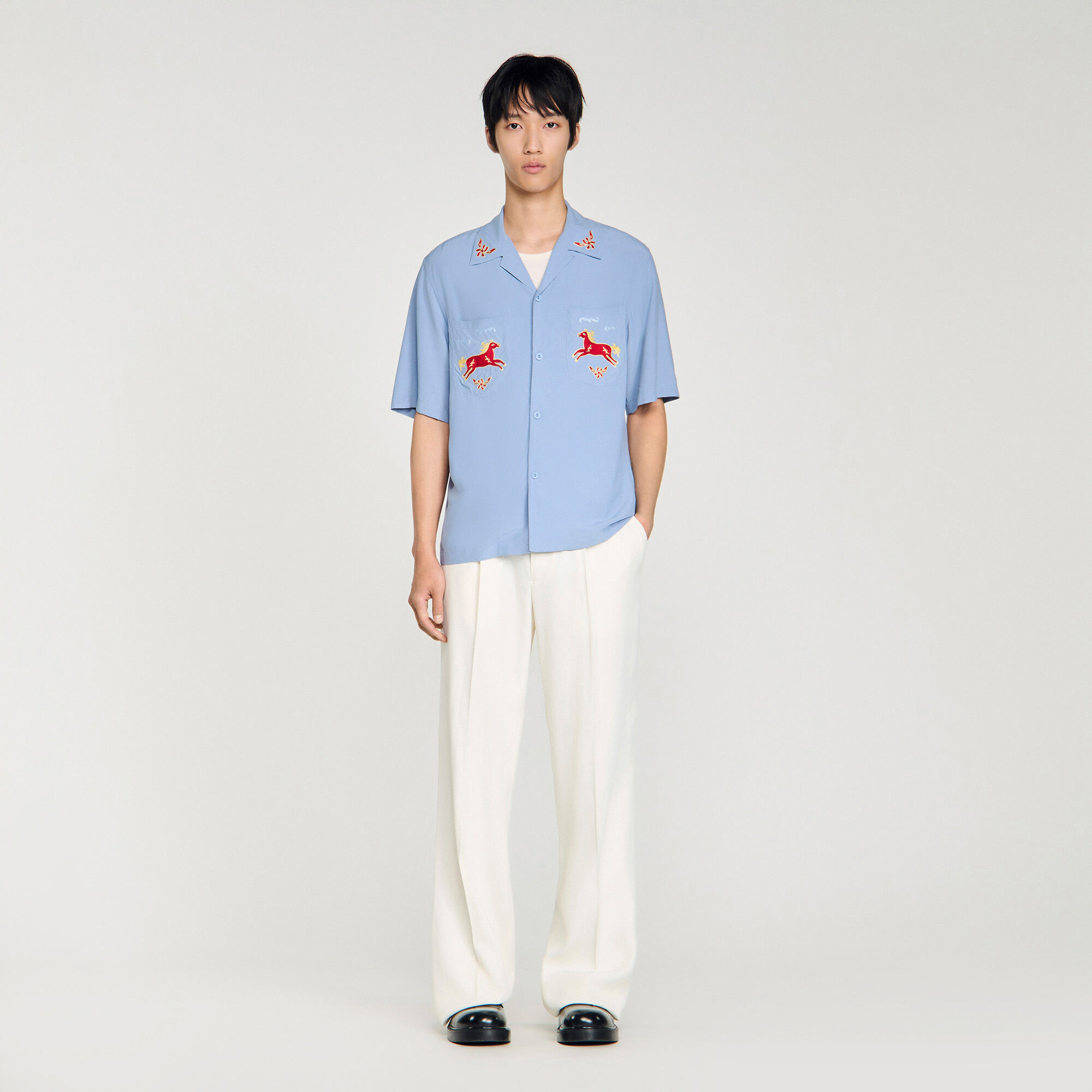 Camicia a quadri con cavallo ricamato, taglio ampio