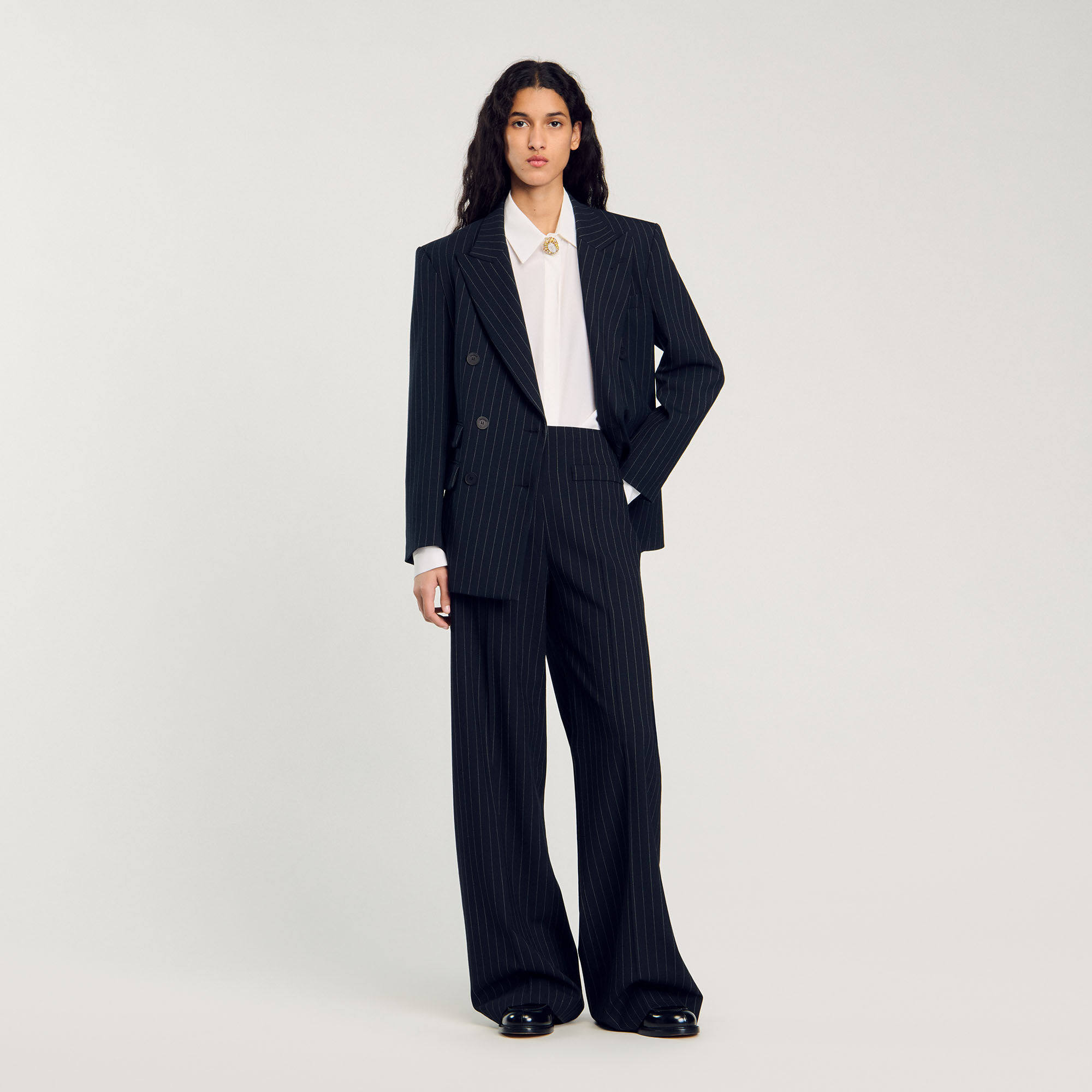 Pantaloni a righe bianche e nere